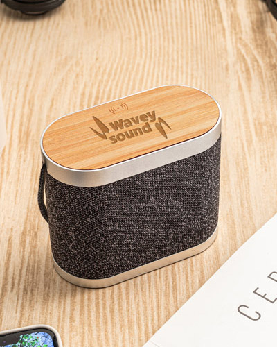 Caixa de som personalizada com carregador